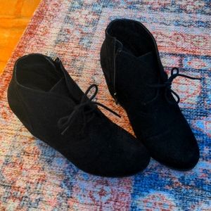 WEDGE Bootie Universal Thread 9